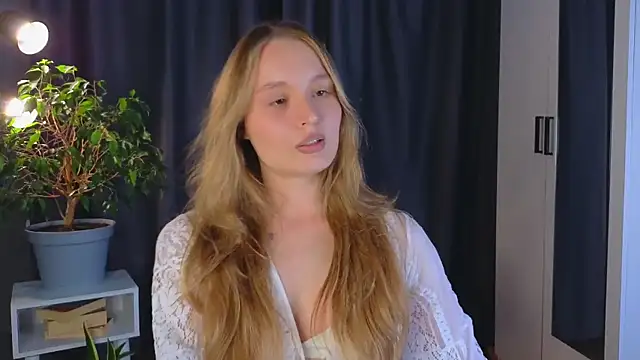 lisa schiele online show from 09.21.25