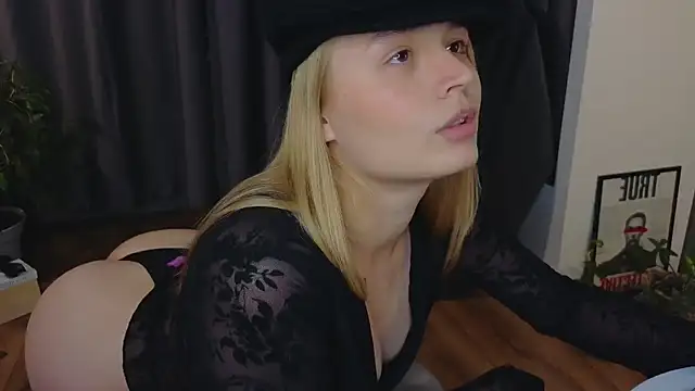 lisa schiele online show from 10.26.25