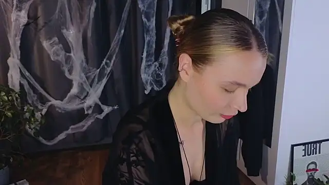 lisa schiele online show from 10.30.25