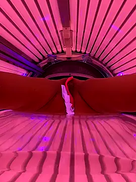 Snapshot of SwingWingWomanSweden chatting on 10.18.25 SwingWingWomanSweden online show from 10.18.25