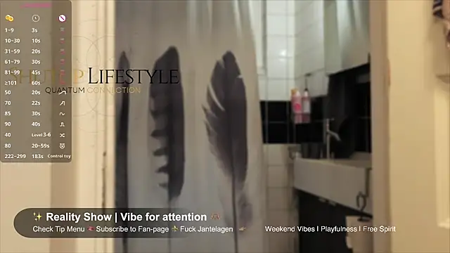 Snapshot of SwingWingWomanSweden chatting on 01.10.26 SwingWingWomanSweden online show from 01.10.26