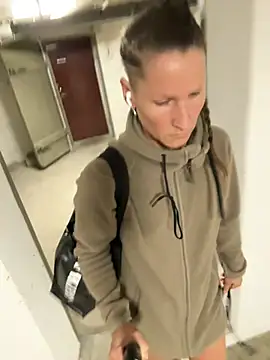 Snapshot of SwingWingWomanSweden chatting on 03.20.26 SwingWingWomanSweden online show from 03.20.26