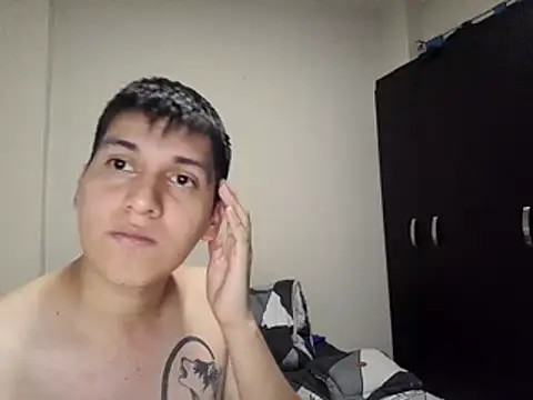 Snapshot of Andbry chatting on 10.24.25 Andbry online show from 10.24.25