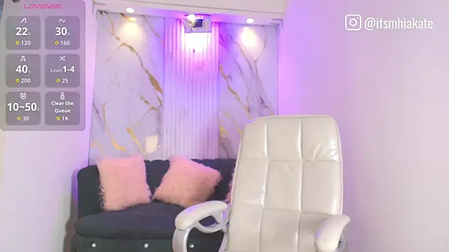 Snapshot of Mhiaa_Sweet chatting on 10.04.25 Mhiaa Sweet online show from 10.04.25