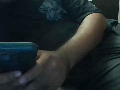 Snapshot of aarav_013 chatting on 10.08.25 aarav 013 online show from 10.08.25