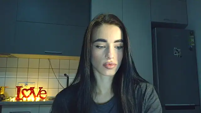 Snapshot of EvaMelnik chatting on 09.15.25 EvaMelnik online show from 09.15.25