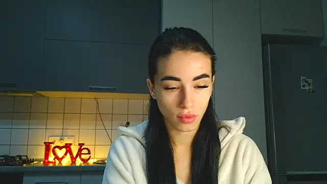 Snapshot of EvaMelnik chatting on 10.01.25 EvaMelnik online show from 10.01.25