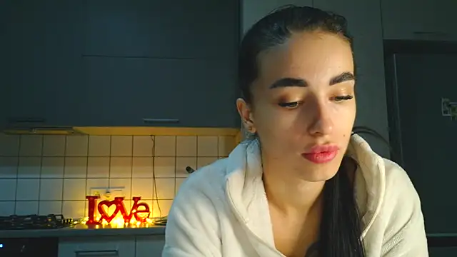 Snapshot of EvaMelnik chatting on 10.10.25 EvaMelnik online show from 10.10.25