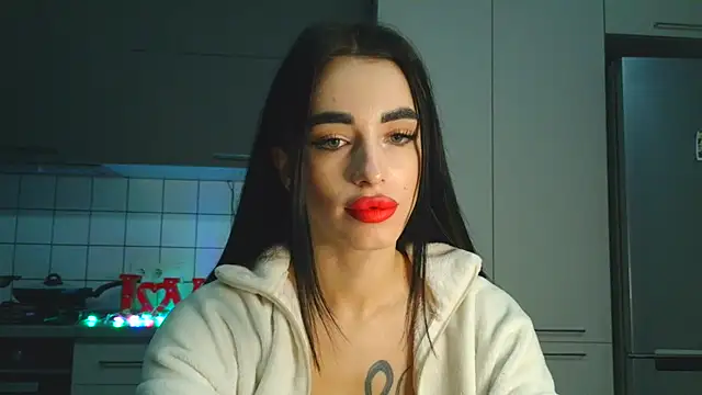 Snapshot of EvaMelnik chatting on 10.17.25 EvaMelnik online show from 10.17.25