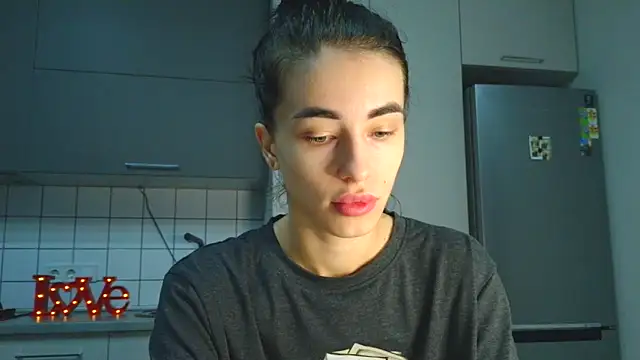 Snapshot of EvaMelnik chatting on 11.09.25 EvaMelnik online show from 11.09.25