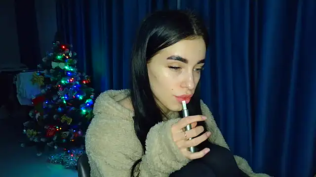 Snapshot of EvaMelnik chatting on 12.17.25 EvaMelnik online show from 12.17.25