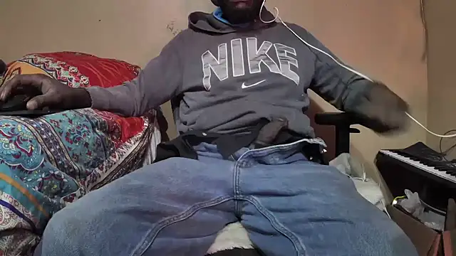 Snapshot of EYEzIAM chatting on 01.14.26 EYEzIAM online show from 01.14.26