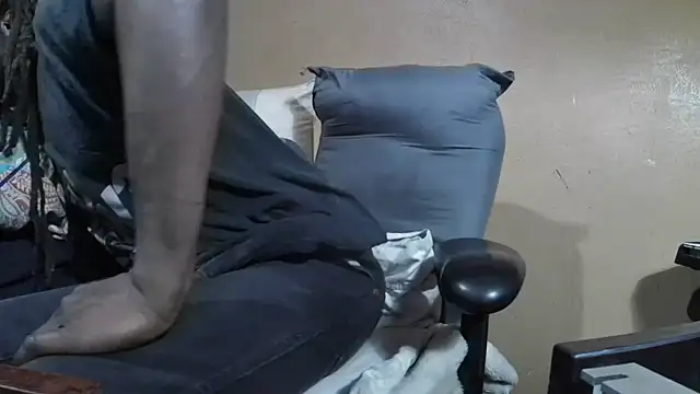 Snapshot of EYEzIAM chatting on 02.05.26 EYEzIAM online show from 02.05.26