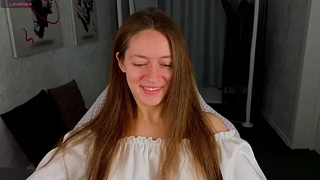 Agnes Wells online show from 07.25.26