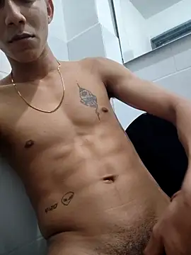 Snapshot of Davig4 chatting on 10.08.25 Davig4 online show from 10.08.25