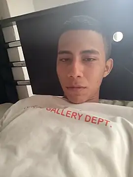 Snapshot of Davig4 chatting on 10.10.25 Davig4 online show from 10.10.25