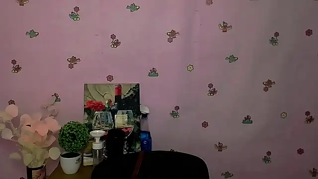 Snapshot of FeelMe__ chatting on 10.21.25 FeelMe   online show from 10.21.25