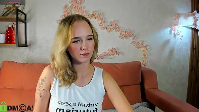 Snapshot of Casey_Sweeet chatting on 09.24.25 Casey Sweeet online show from 09.24.25