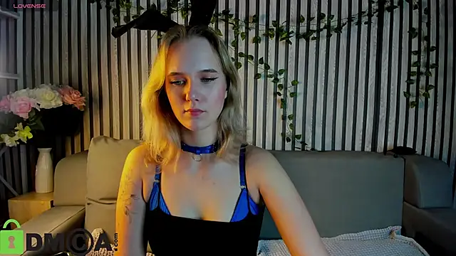 Snapshot of Casey_Sweeet chatting on 10.28.25 Casey Sweeet online show from 10.28.25