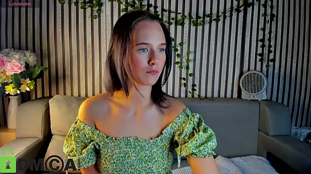 Snapshot of Casey_Sweeet chatting on 11.13.25 Casey Sweeet online show from 11.13.25