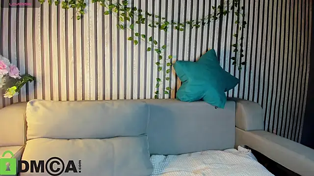 Snapshot of Casey_Sweeet chatting on 12.05.25 Casey Sweeet online show from 12.05.25