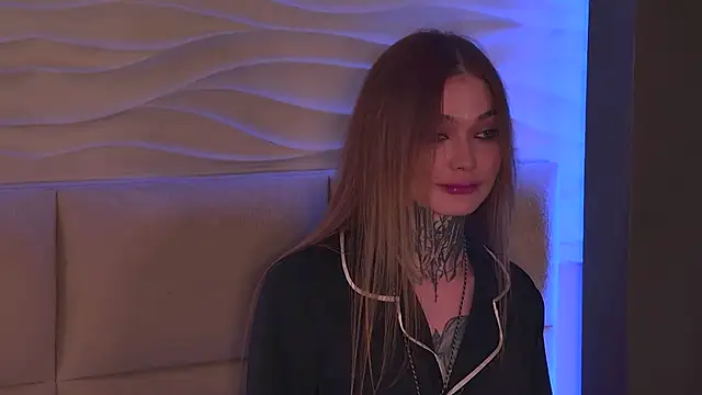AriWild online show from 04.18.26