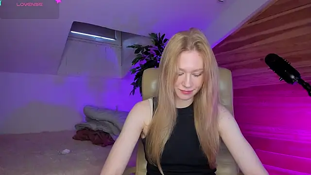 AuroraShoww online show from 11.22.25