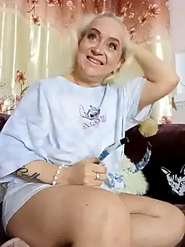 Snapshot of SquirtMilf00 chatting on 02.23.25 SquirtMilf00 online show from 02.23.25