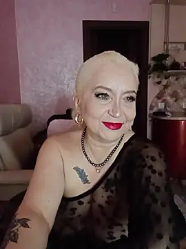 Snapshot of SquirtMilf00 chatting on 09.25.25 SquirtMilf00 online show from 09.25.25