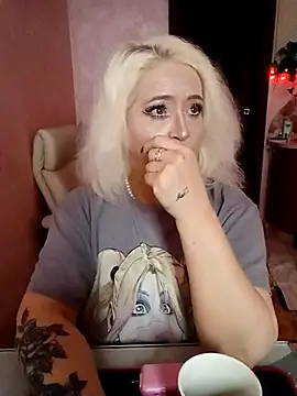 SquirtMilf00 online show from 02.18.26