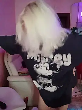 SquirtMilf00 online show from 03.17.26