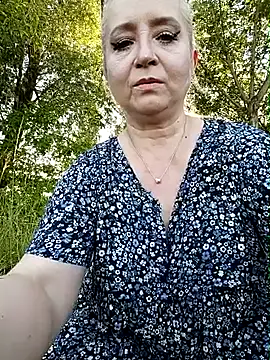 Snapshot of SquirtMilf00 chatting on 06.21.26 SquirtMilf00 online show from 06.21.26