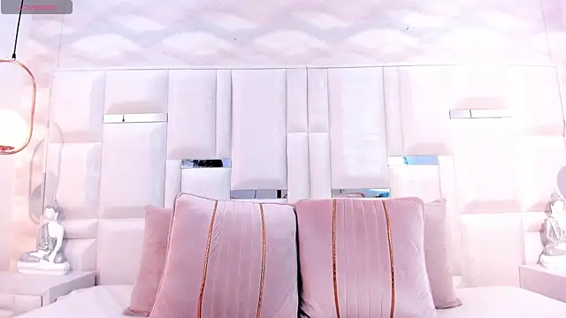 Im Molly Angel online show from 09.08.25