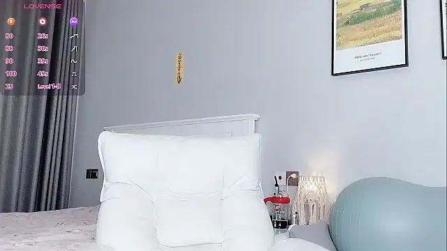 Snapshot of B-Yaya chatting on 09.27.25 B-Yaya online show from 09.27.25