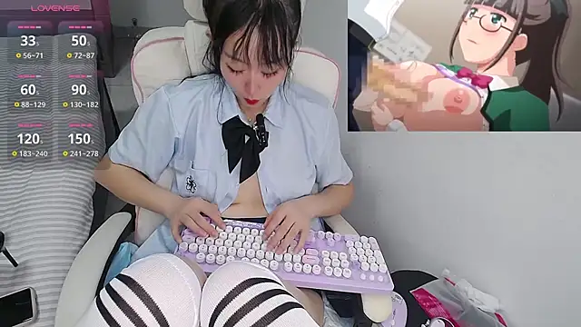 Snapshot of Angela-AMY chatting on 11.03.25 Angela-AMY online show from 11.03.25