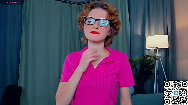 Snapshot of EdlinGathright chatting on 11.09.25 EdlinGathright online show from 11.09.25