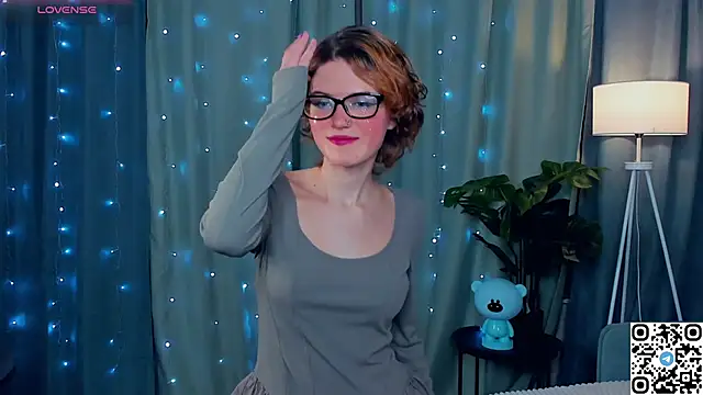 Snapshot of EdlinGathright chatting on 12.18.25 EdlinGathright online show from 12.18.25