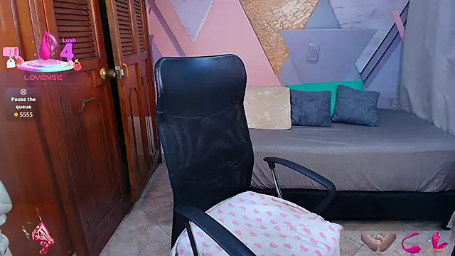 sharlottxl online show from 11.28.25