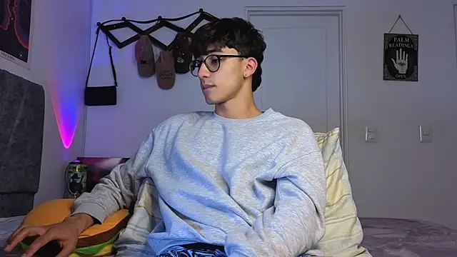 Snapshot of LatinReall chatting on 01.09.26 LatinReall online show from 01.09.26