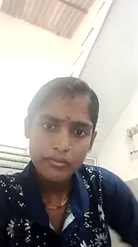 Snapshot of Guriya0076 chatting on 10.28.25 Guriya0076 online show from 10.28.25