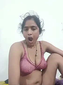 Snapshot of Guriya0076 chatting on 06.19.26 Guriya0076 online show from 06.19.26