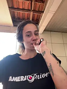 Snapshot of blond-96 chatting on 11.25.25 blond-96 online show from 11.25.25