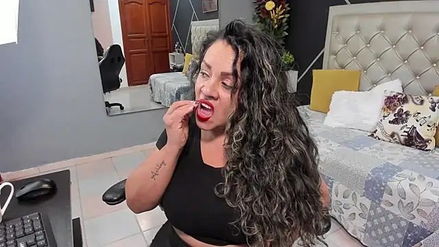 kris milff online show from 10.14.25