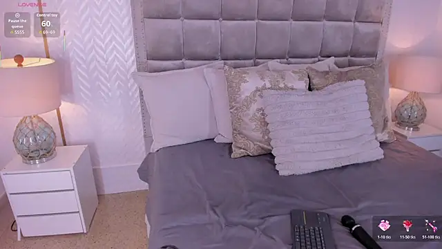 Snapshot of lucianacohelo chatting on 10.30.25 lucianacohelo online show from 10.30.25