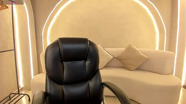 AmbarJames  online show from 11.10.25