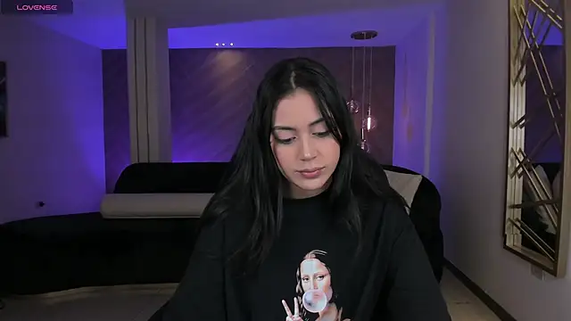 AmbarJames  online show from 12.05.25