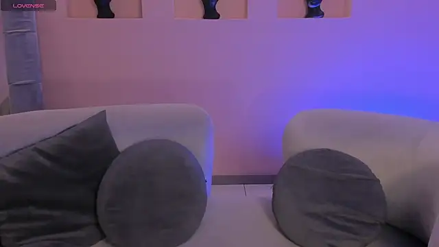 AmbarJames  online show from 02.24.26