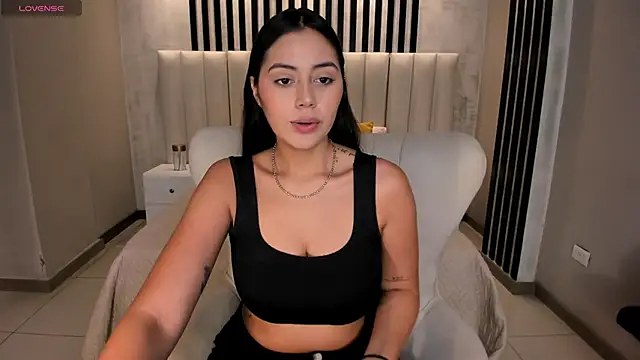 Snapshot of AmbarJames_ chatting on 06.03.26 AmbarJames online show from 06.03.26