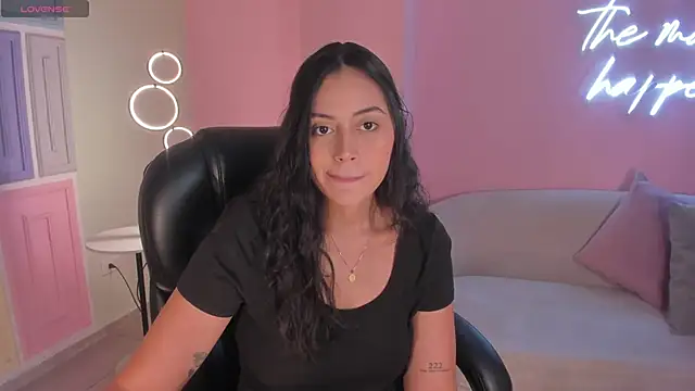 Snapshot of AmbarJames_ chatting on 06.10.26 AmbarJames online show from 06.10.26
