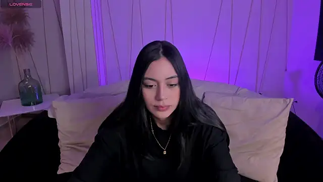AmbarJames  online show from 08.08.26